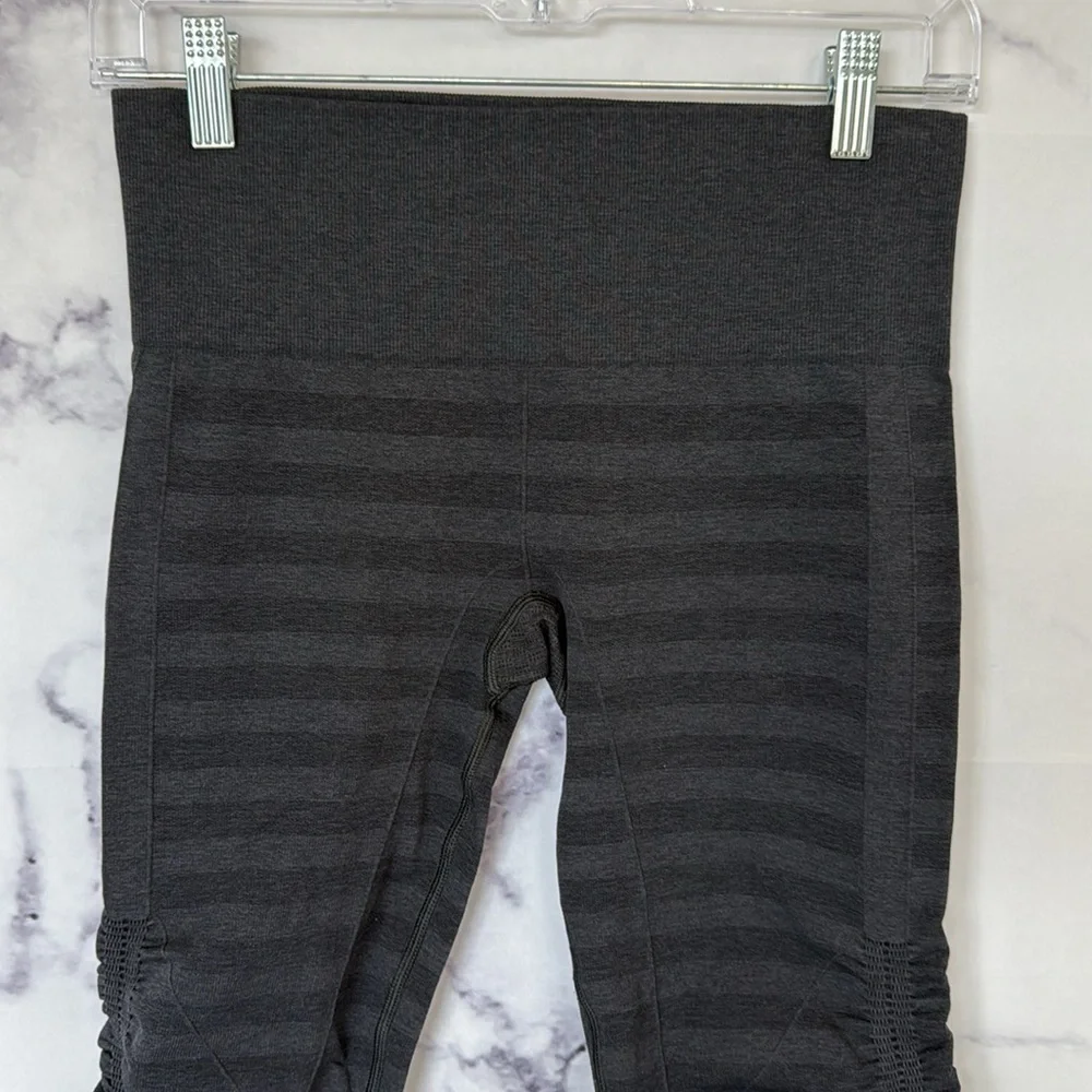 LULULEMON In The Flow Crop Stripe Black Size 8